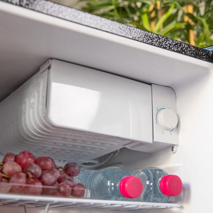 Cecotec GrandCooler 20000 SilentCompress - Minibar 46L, Nevera Pequeña Bajo Consumo, Altura 48,7 cm, Puerta Reversible, Funcionamiento Cíclico, Frigorífico Mini Silencioso, Negro